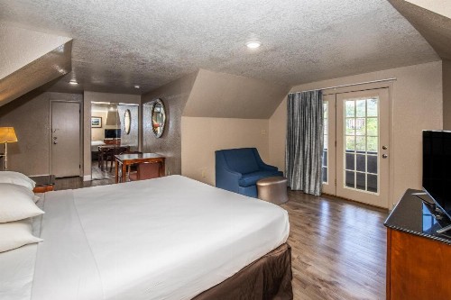 Chalet Inn - image 18