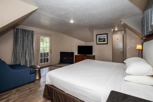 Chalet Inn - image 19