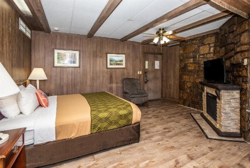 Chalet Inn - image 22