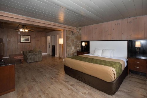 Chalet Inn - image 24