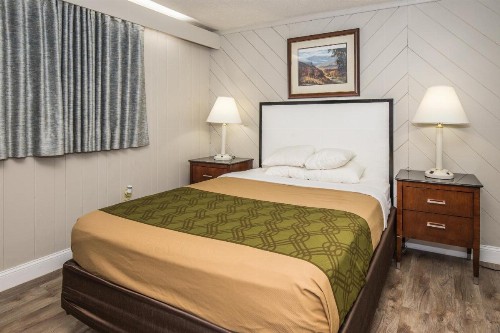 Chalet Inn - image 26