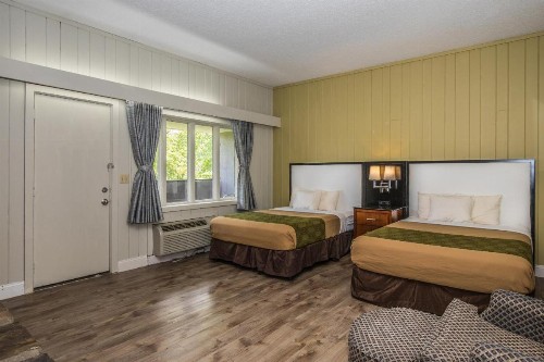 Chalet Inn - image 30