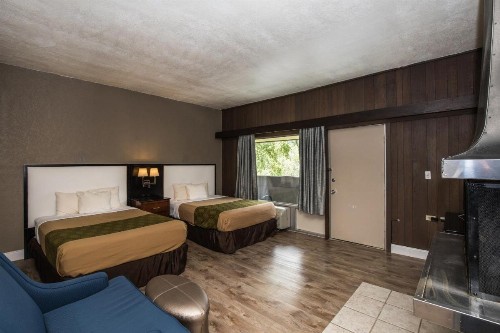 Chalet Inn - image 34