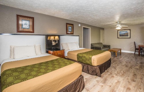 Chalet Inn - image 39