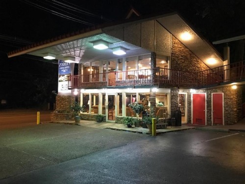 Zoders Inn and Suites - image 2