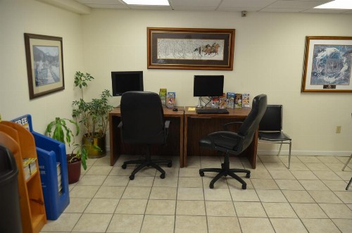 Zoders Inn and Suites - image 29