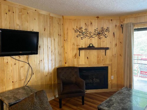 Zoders Inn and Suites - image 30