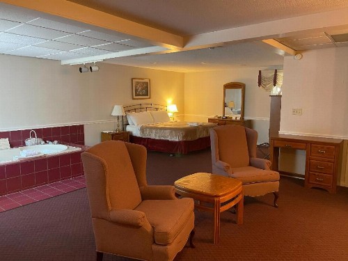 Zoders Inn and Suites - image 47
