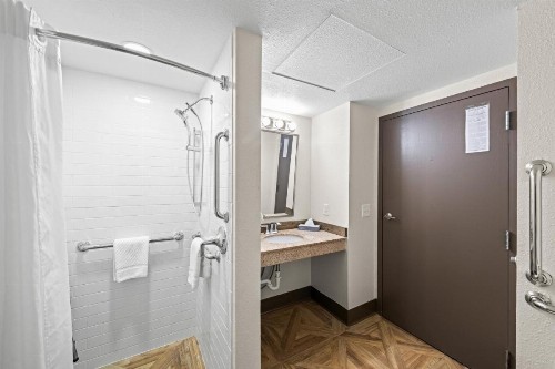 Black Bear Inn & Suites - image 21