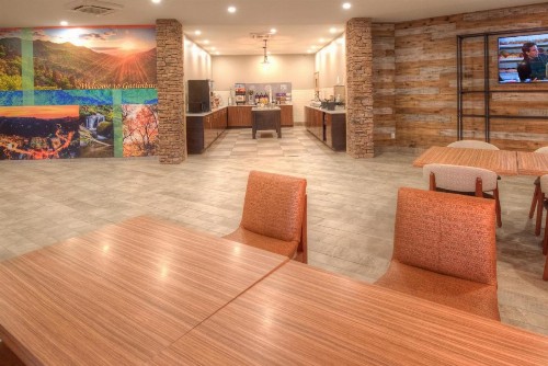 Clarion Pointe Downtown Gatlinburg - image 14