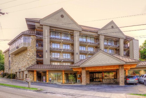 Clarion Pointe Downtown Gatlinburg - image 18