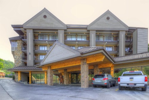 Clarion Pointe Downtown Gatlinburg - image 3