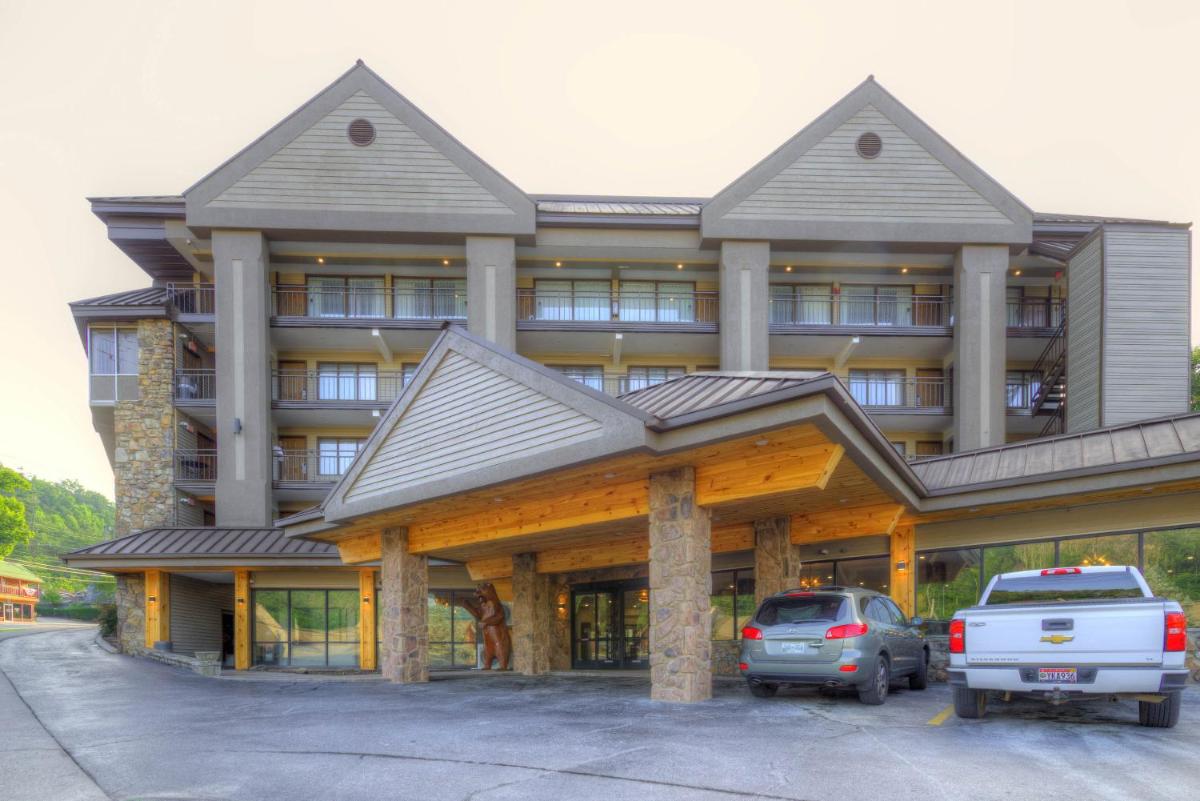 Clarion Pointe Downtown Gatlinburg - image 3