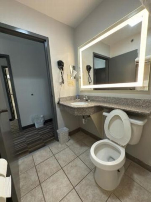 Microtel Inn & Suites by Wyndham Gatlinburg - image 10