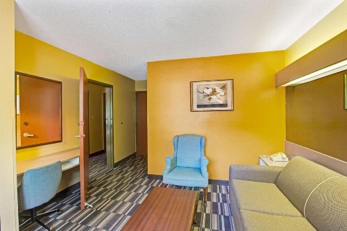 Microtel Inn & Suites by Wyndham Gatlinburg - image 17