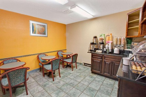 Microtel Inn & Suites by Wyndham Gatlinburg - image 19