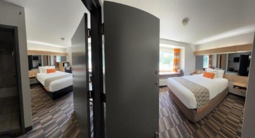 Microtel Inn & Suites by Wyndham Gatlinburg - image 20