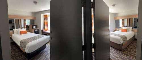 Microtel Inn & Suites by Wyndham Gatlinburg - image 3