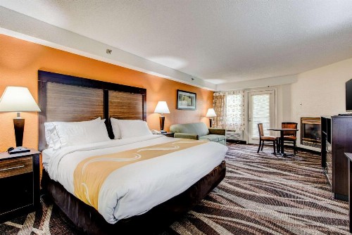 Quality Inn Creekside - Downtown Gatlinburg - image 11