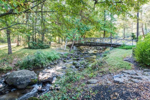 Quality Inn Creekside - Downtown Gatlinburg - image 14