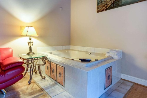 Quality Inn Creekside - Downtown Gatlinburg - image 17