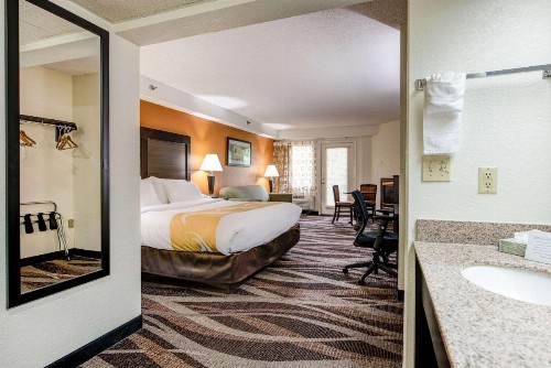 Quality Inn Creekside - Downtown Gatlinburg - image 29