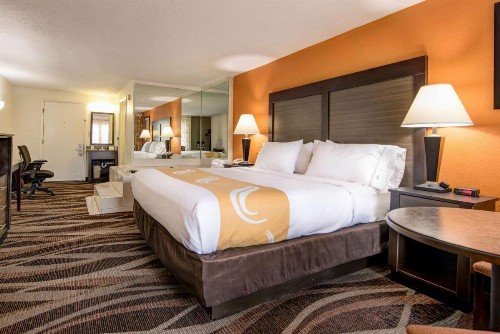 Quality Inn Creekside - Downtown Gatlinburg - image 31