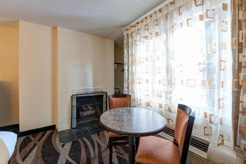 Quality Inn Creekside - Downtown Gatlinburg - image 34