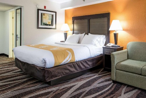 Quality Inn Creekside - Downtown Gatlinburg - image 36