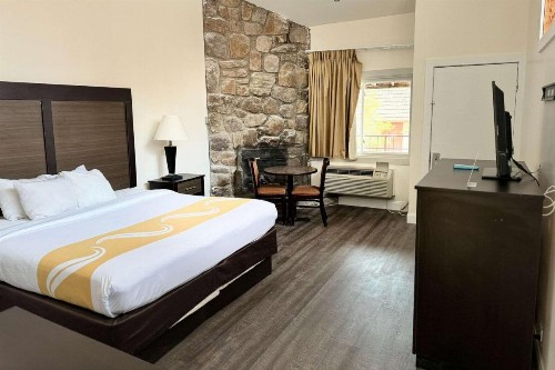 Quality Inn Creekside - Downtown Gatlinburg - image 42