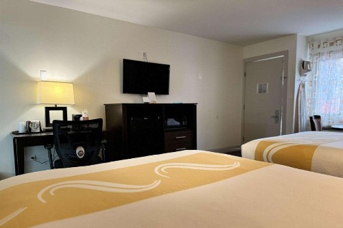 Quality Inn Creekside - Downtown Gatlinburg - image 47