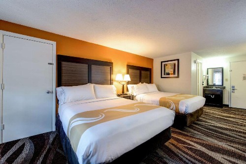 Quality Inn Creekside - Downtown Gatlinburg - image 5