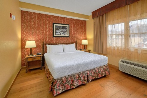 Bearskin Lodge on the River - image 12