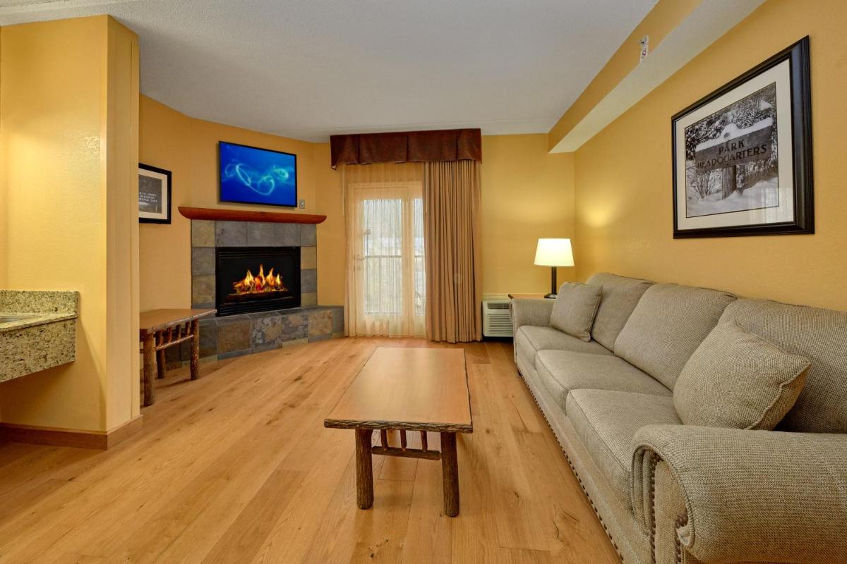 Bearskin Lodge on the River - image 5