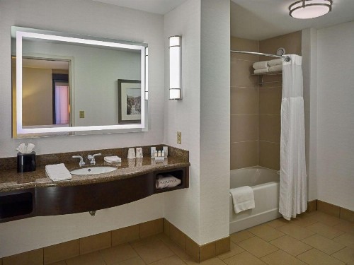 Hilton Garden Inn Gatlinburg - image 3