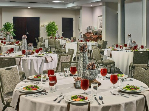 Hilton Garden Inn Gatlinburg - image 7