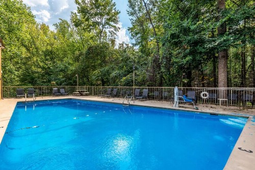 Motel 6-Gatlinburg TN - Smoky Mountains - image 11