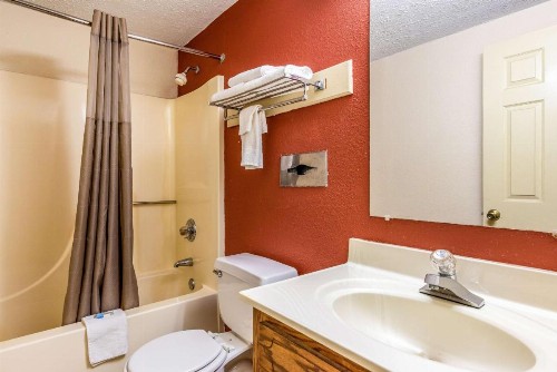 Motel 6-Gatlinburg TN - Smoky Mountains - image 16