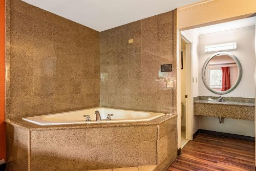 Motel 6-Gatlinburg TN - Smoky Mountains - image 17