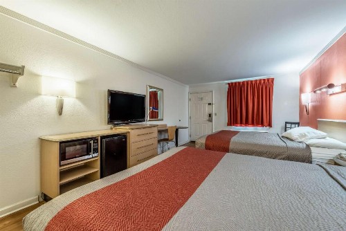 Motel 6-Gatlinburg TN - Smoky Mountains - image 18