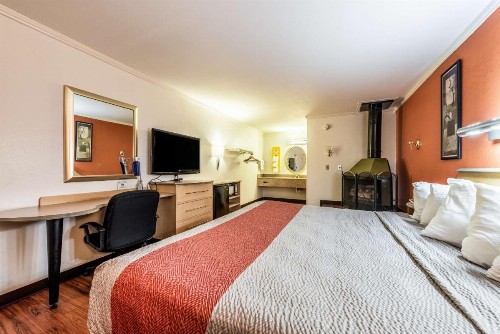 Motel 6-Gatlinburg TN - Smoky Mountains - image 19