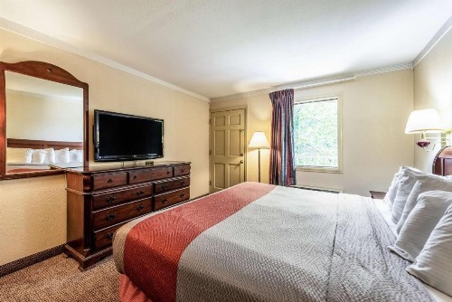 Motel 6-Gatlinburg TN - Smoky Mountains - image 21