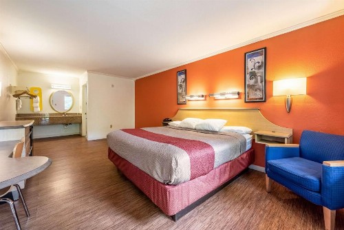 Motel 6-Gatlinburg TN - Smoky Mountains - image 23