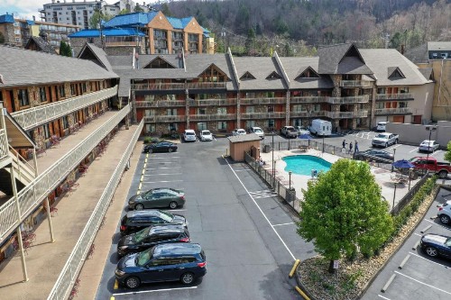 Crossroads Inn & Suites - image 12