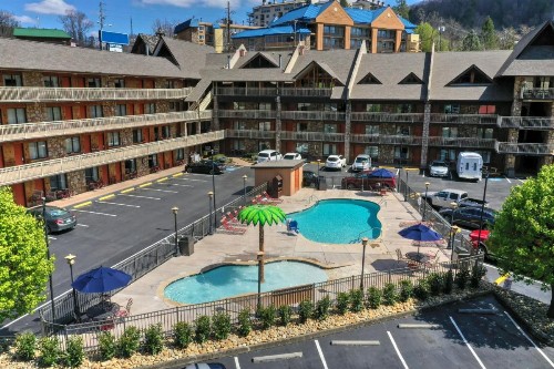 Crossroads Inn & Suites - image 14