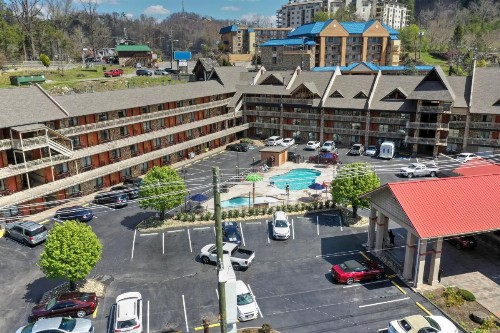 Crossroads Inn & Suites - image 15