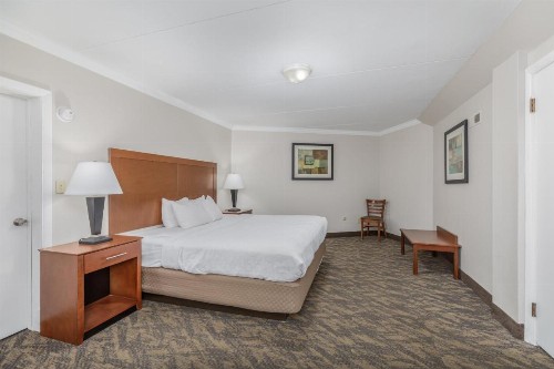 Crossroads Inn & Suites - image 23
