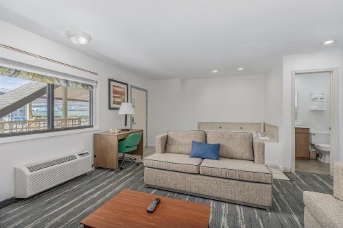 Crossroads Inn & Suites - image 24