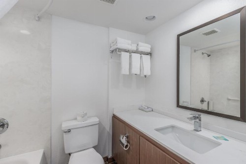 Crossroads Inn & Suites - image 28