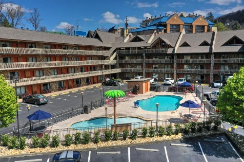 Crossroads Inn & Suites - image 29